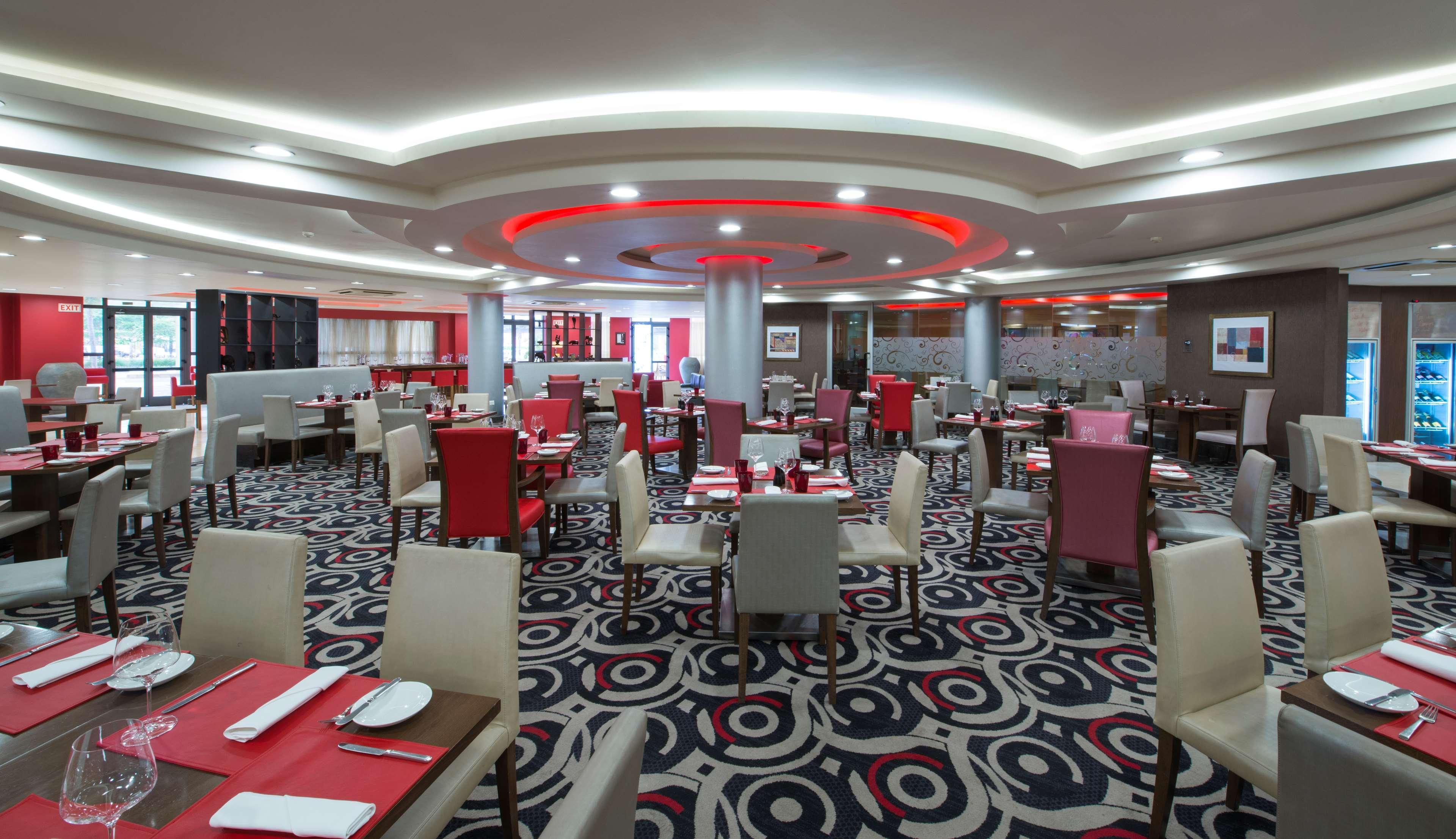 ラディソン ブル ホテル ルサカ エクステリア 写真 Restaurant