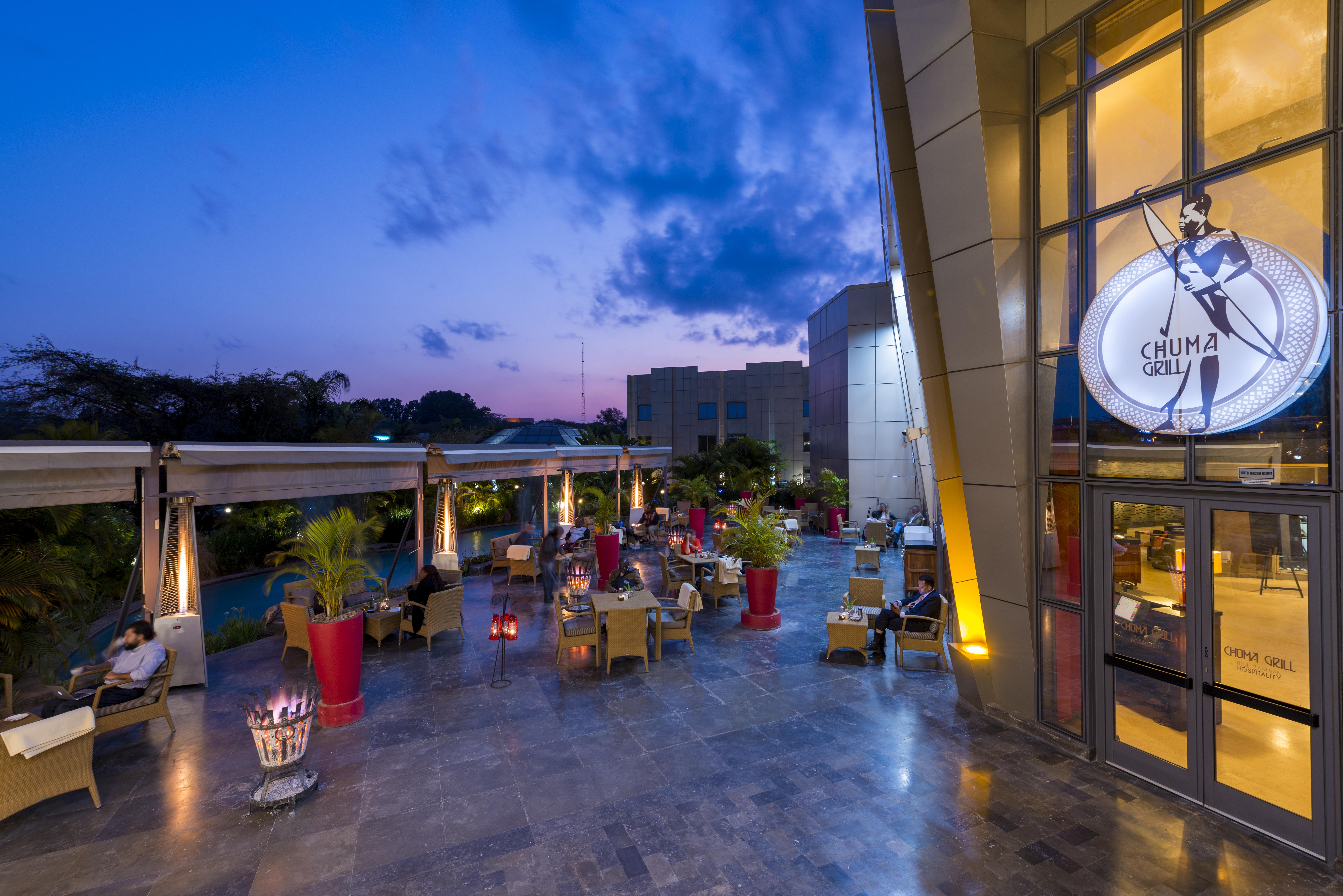 ラディソン ブル ホテル ルサカ エクステリア 写真 Skyline Bar