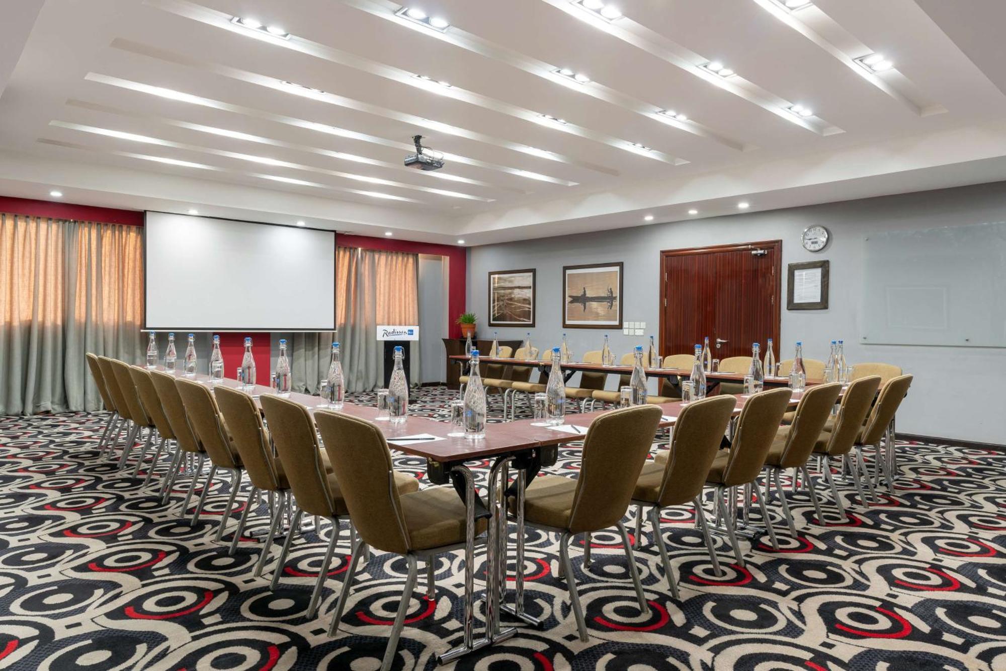 ラディソン ブル ホテル ルサカ エクステリア 写真 Meeting room